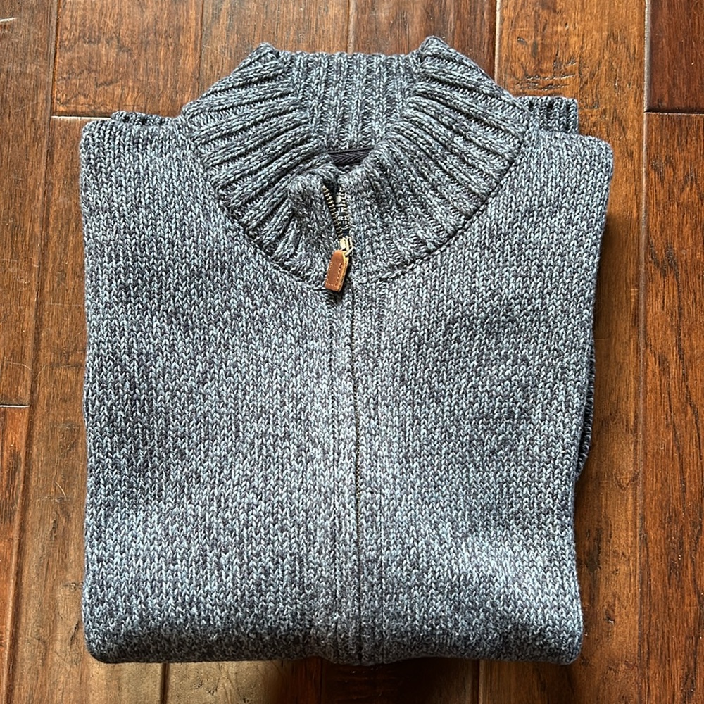 Lucky brand men’s sweater.